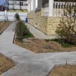 Бетонування відмосток садових доріжок