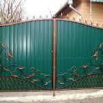 Ворота з профнастилу своїми руками
